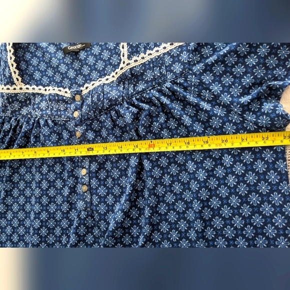 Blue & White Nightgown, Embroider-Look Detail, Short Sleeves, Buttons - Picture 5 of 10